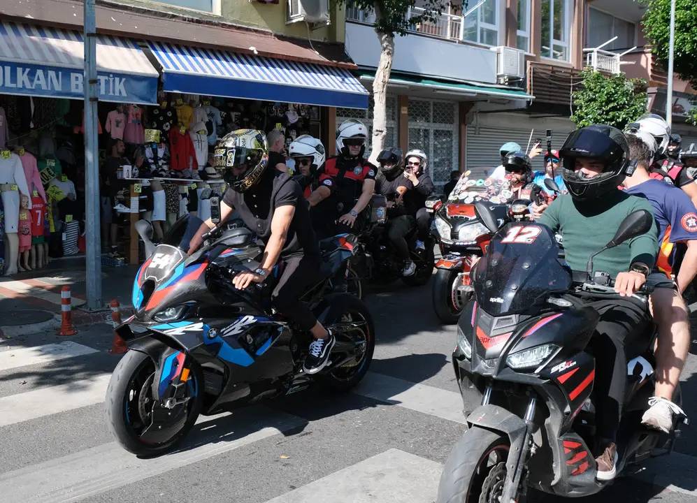 Şampiyon Toprak Razgatlıoğlu'nu Alanya'da Binler Karşıladı 14